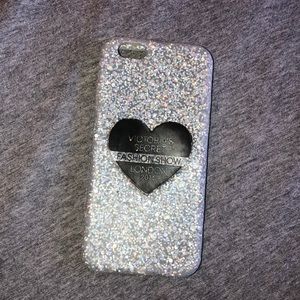 Victoria’s secret sparkly iphone 6/6s case